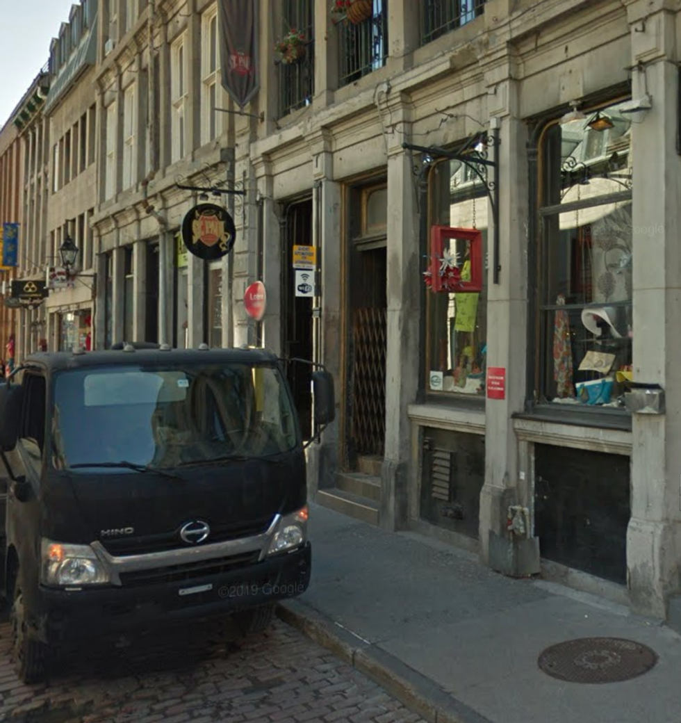 Devanture du restaurant Pub St-Paul \u00e0 Montr\u00e9al.