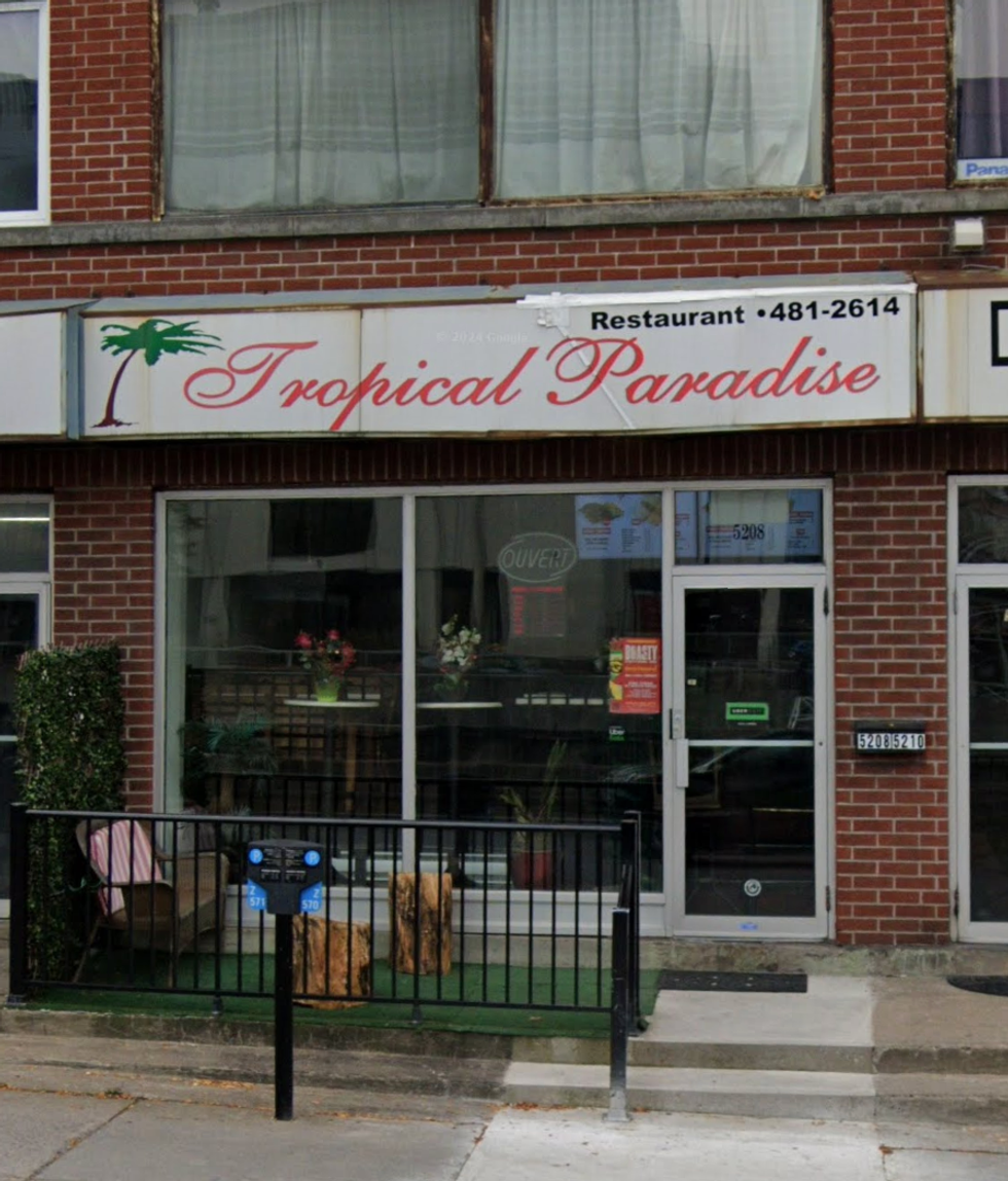 Devanture du restaurant Restaurant Tropical Paradise \u00e0 Montr\u00e9al.
