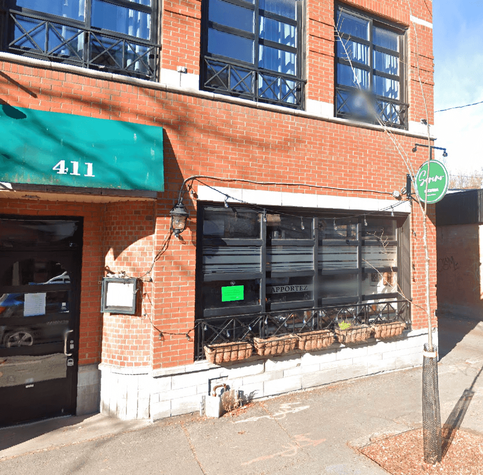 Devanture du restaurant Sorino Pizzeria \u00e0 Montr\u00e9al.