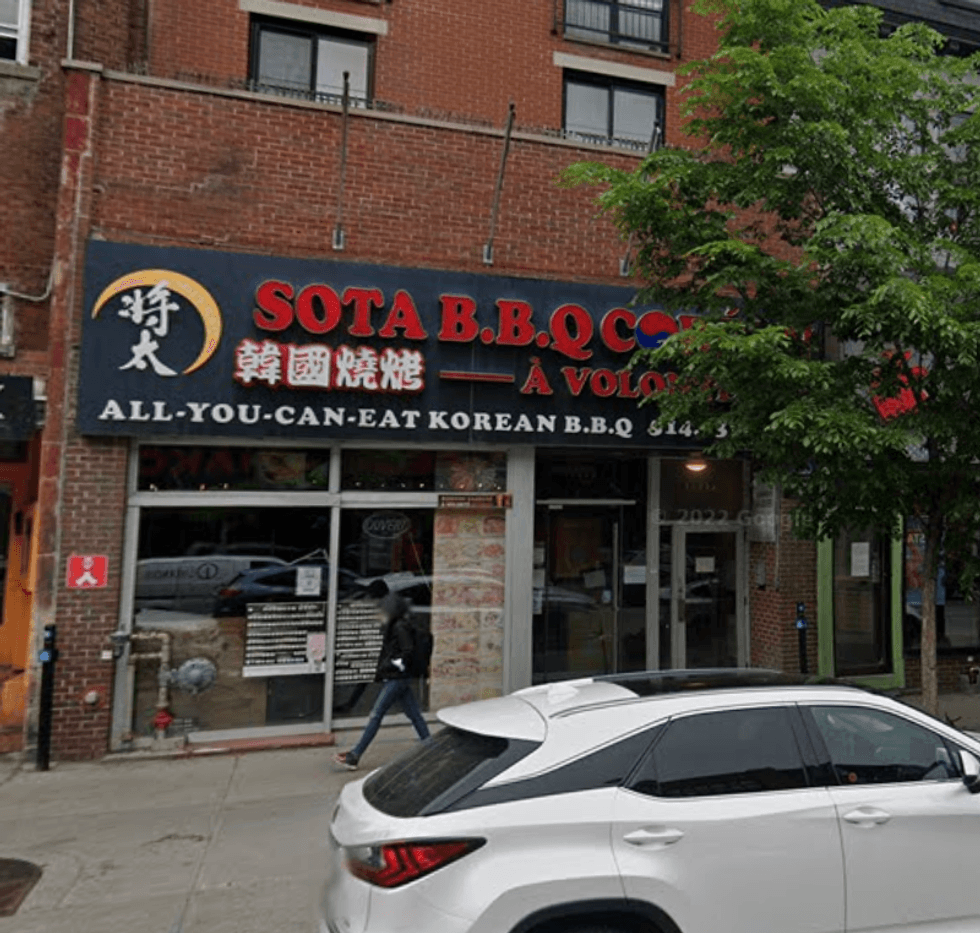Devanture du restaurant Sota BBQ Cor\u00e9en \u00e0 Montr\u00e9al.