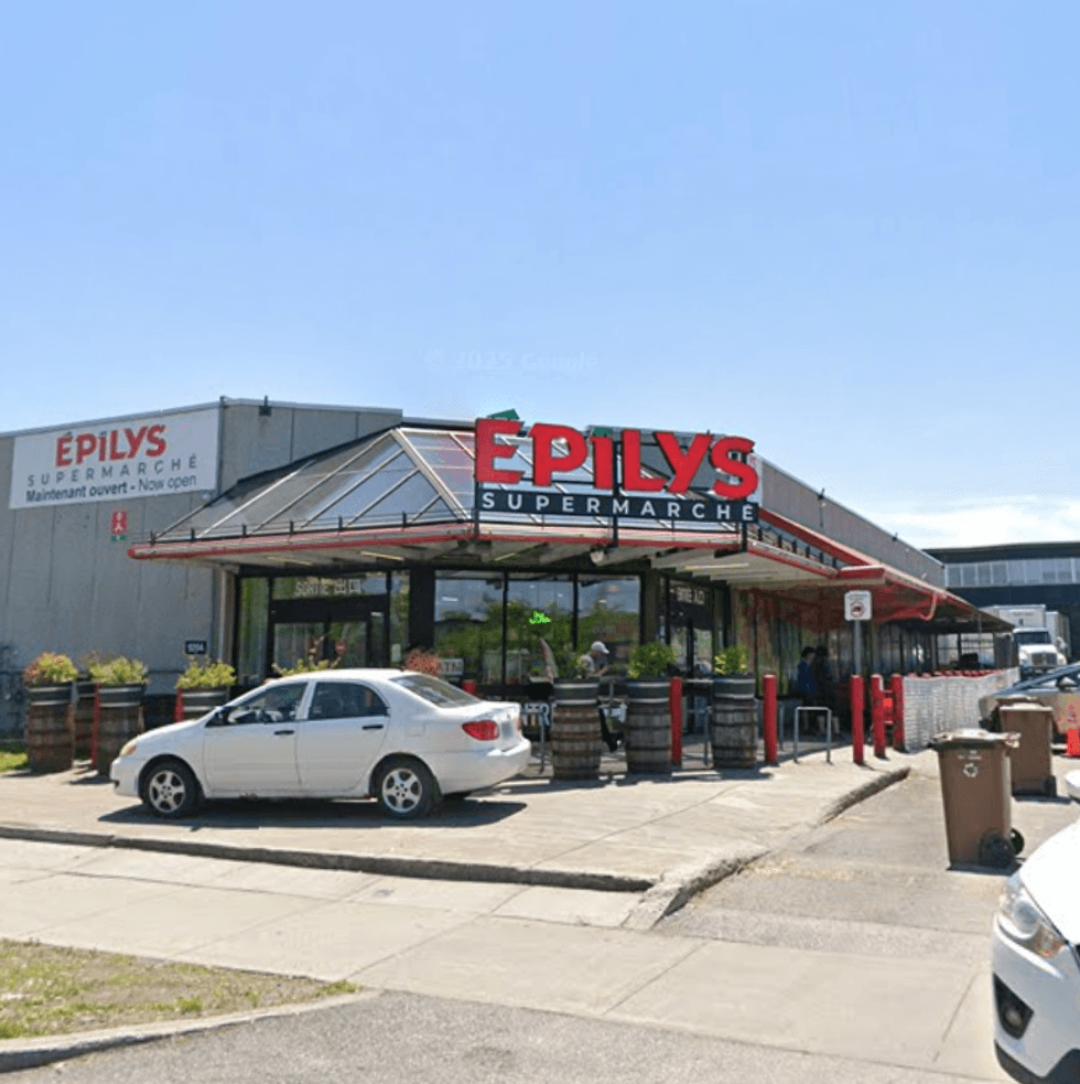 Devanture du Supermarch\u00e9 \u00c9pilys \u00e0 Montr\u00e9al.