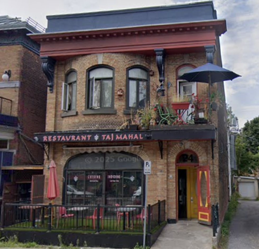 Devanture du Taj Mahal.