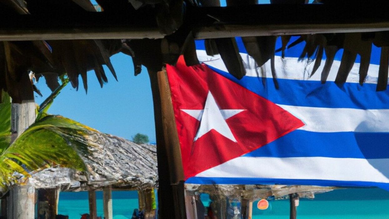 Drapeau de Cuba sur une plage.