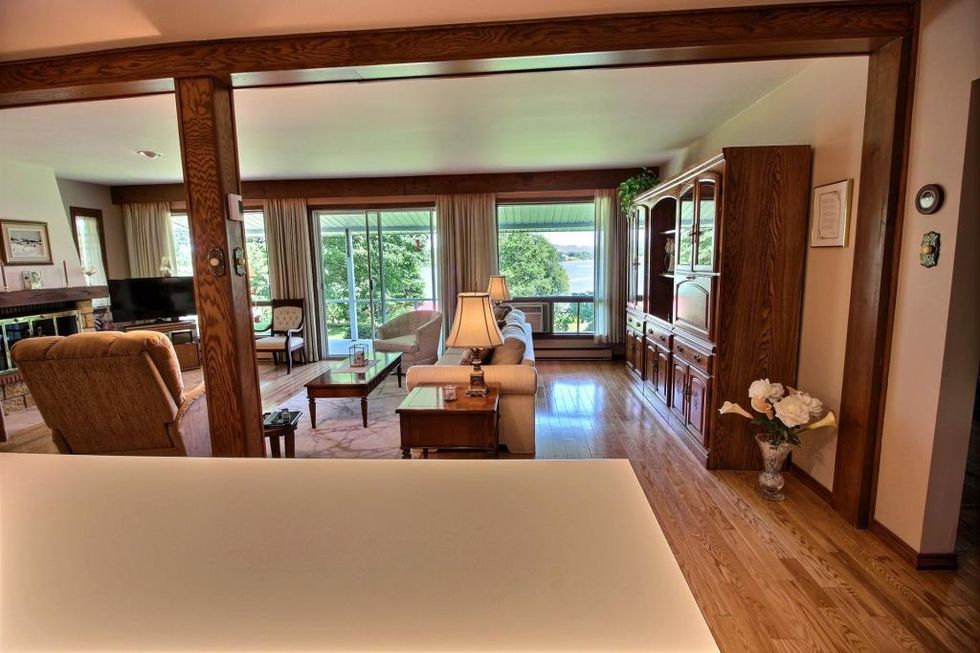 Espace de vie \u00e0 aire ouverte.