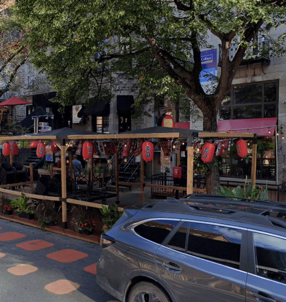 Fa\u00e7ade du restaurant S.O.Qun \u00e0 Montr\u00e9al.