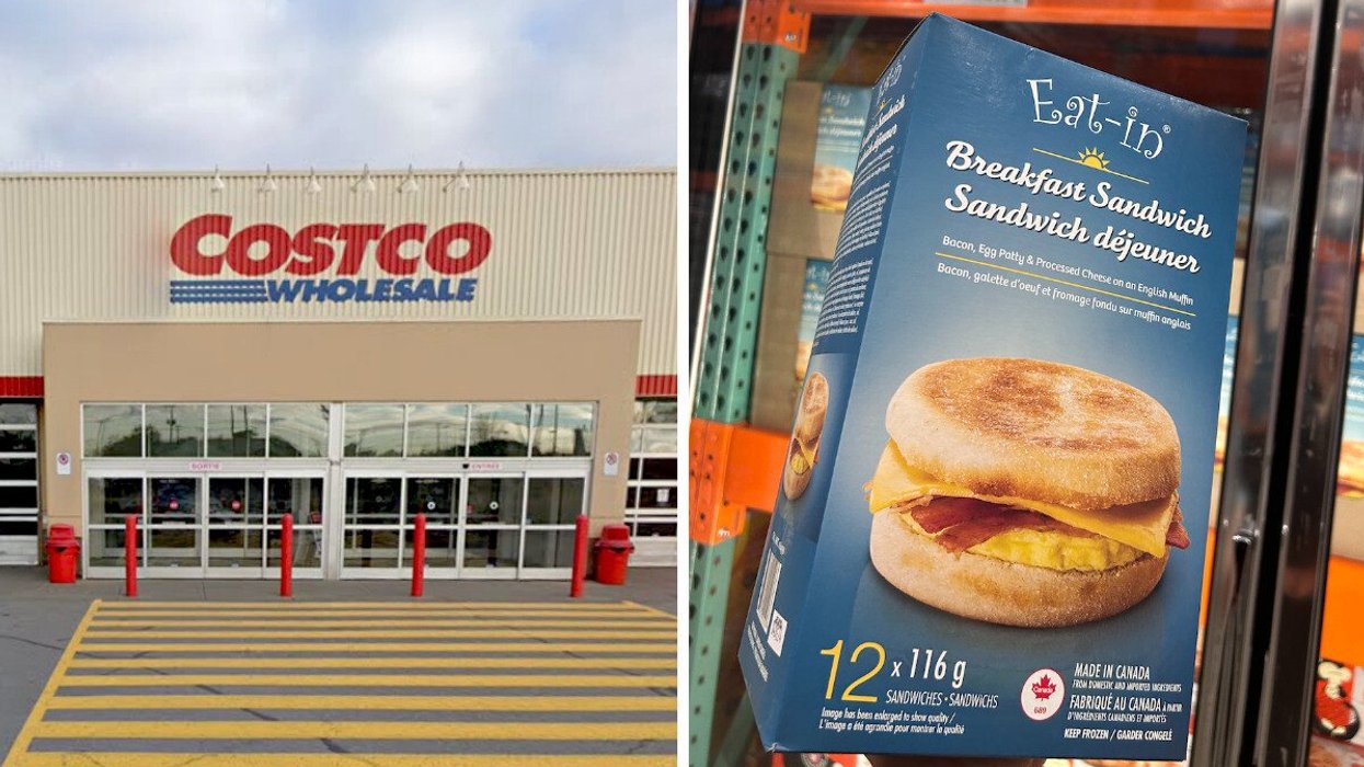 Façade d'un Costco. Droite : Une boite de sandwich déjeuner tenue devant un congélateur du Costco.