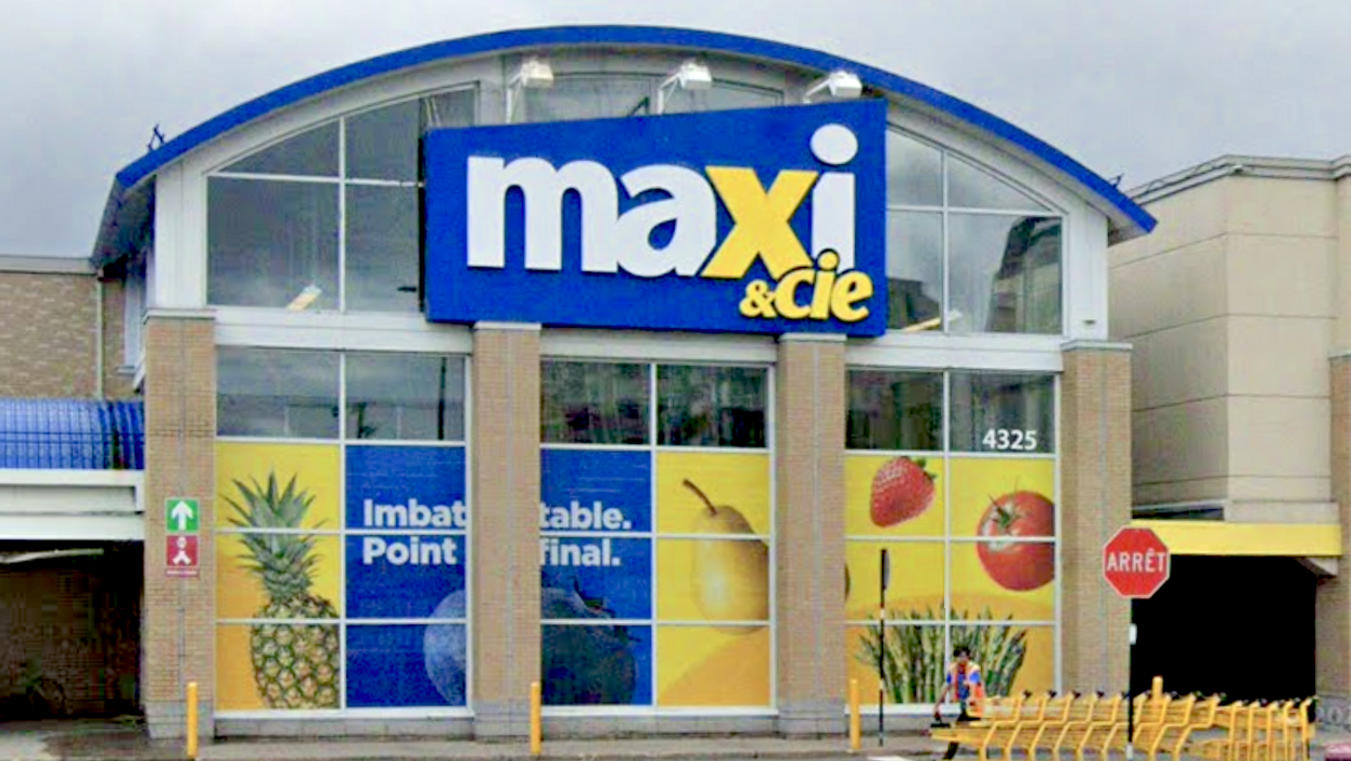 Façade d'une épicerie Maxi.