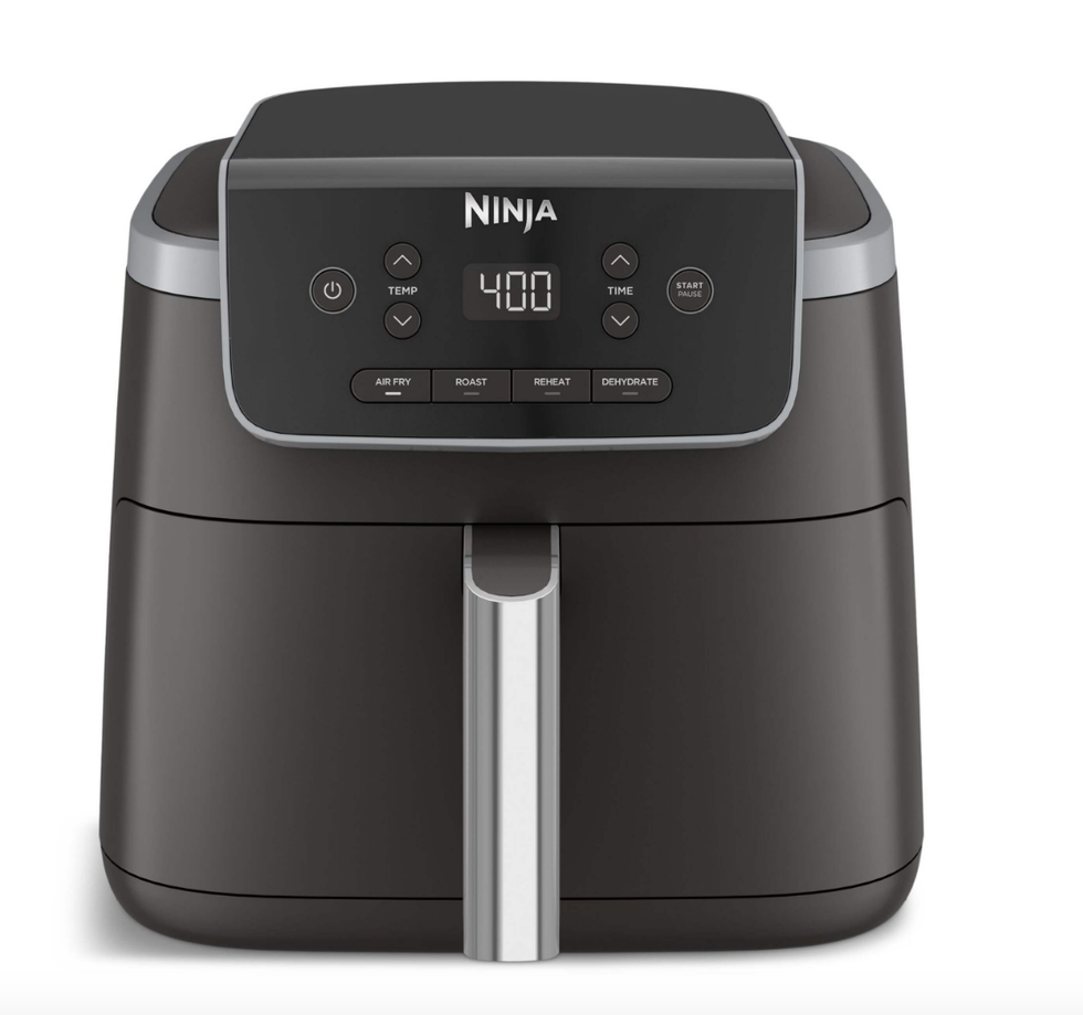 Friteuse \u00e0 air chaud 4-en-1 Ninja Pro avec panier antiadh\u00e9sif.