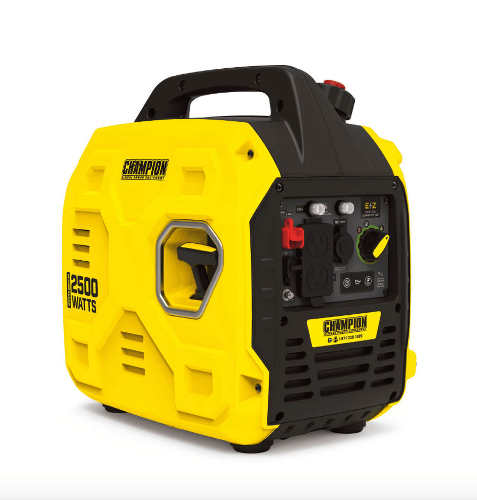 G\u00e9n\u00e9ratrice portative \u00e0 recul invers\u00e9 \u00e0 essence Champion Power Equipment vendue au Canadian Tire.