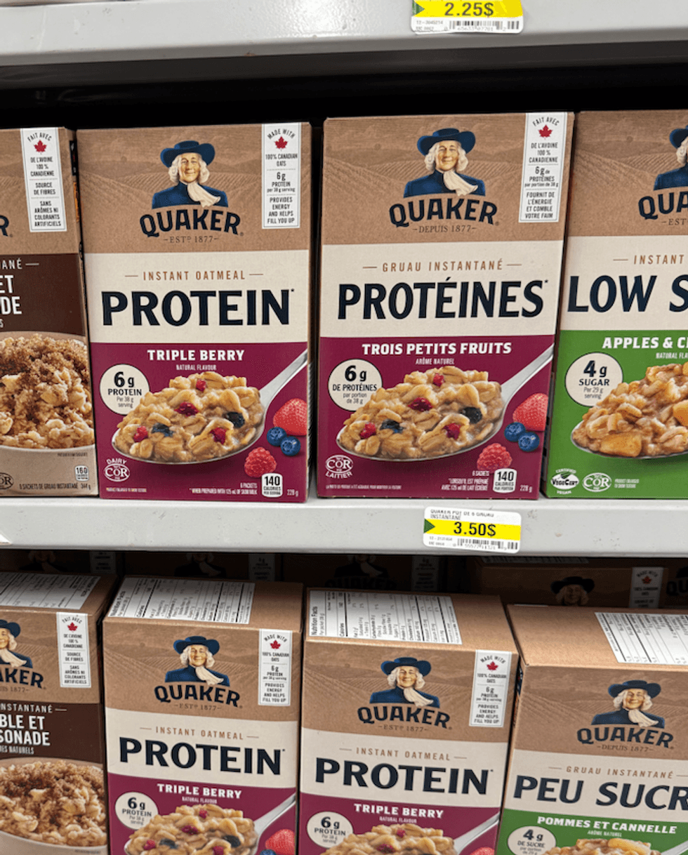 Gruau instantan\u00e9 prot\u00e9in\u00e9 Quaker, vendu au Dollarama.