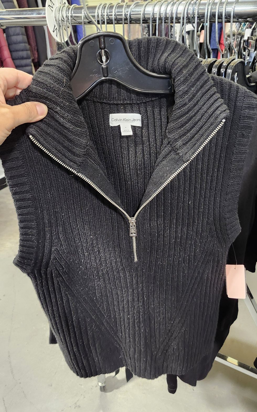 Haut en laine sans manches de la marque Calvin Klein.