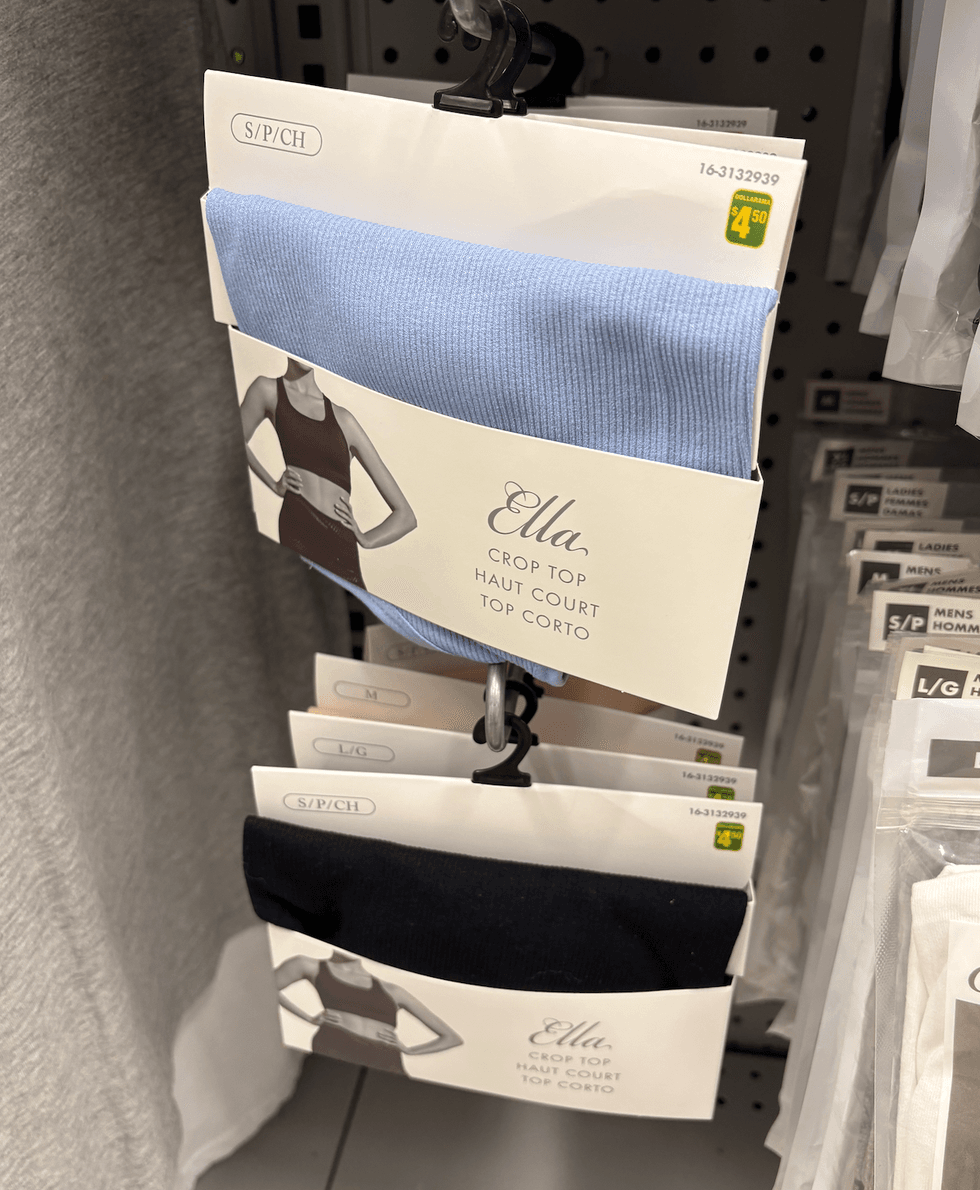 Hauts courts en vente au Dollarama.