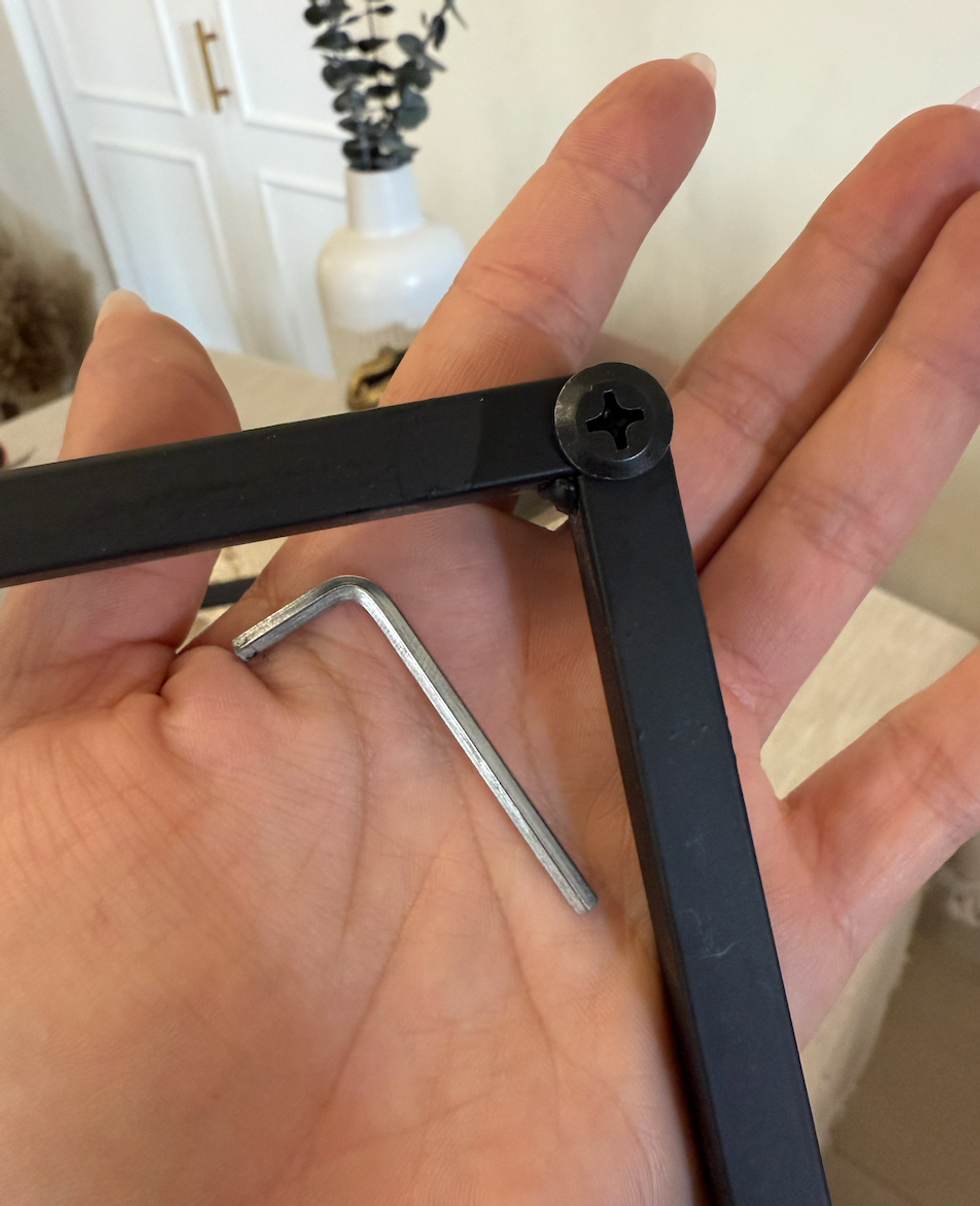 Il n'y a pas de tournevis \u00e9toile de fourni.