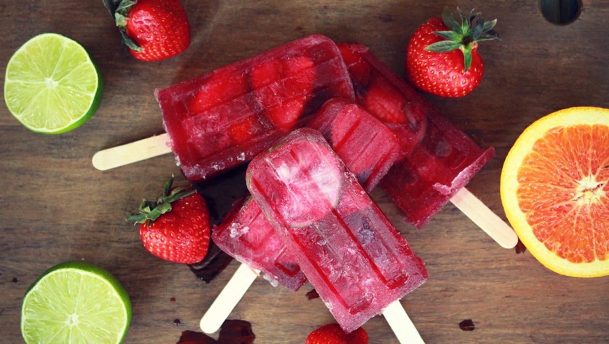 Une recette de popsicles à la sangria que tu vas vouloir essayer cet été!