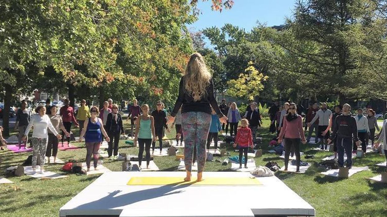 Il y aura des séances de yoga GRATUITES dans les parcs de Montréal!