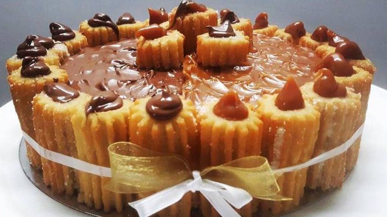 Ce café près de Montréal sert un gâteau de churros et tu DOIS l'essayer!