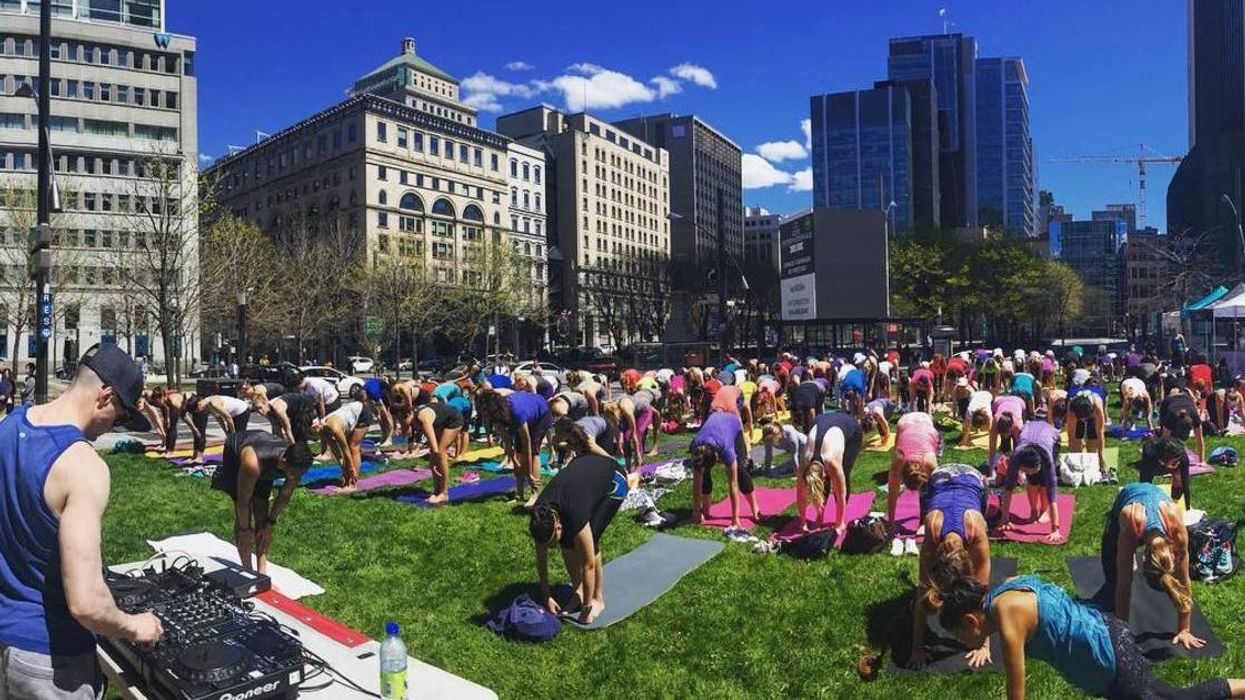 Il y aura des séances de yoga GRATUITES aux Jardins Gamelin cet été!