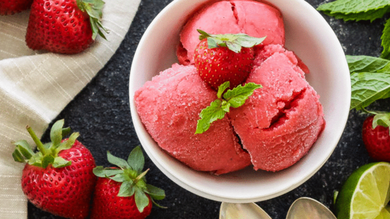 Cette recette de sorbet alcoolisé est si facile que tu voudras la refaire tout l'été
