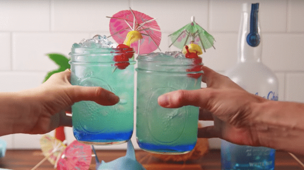 Cette limonade sirène alcoolisée est parfaite pour te rafraîchir cet été