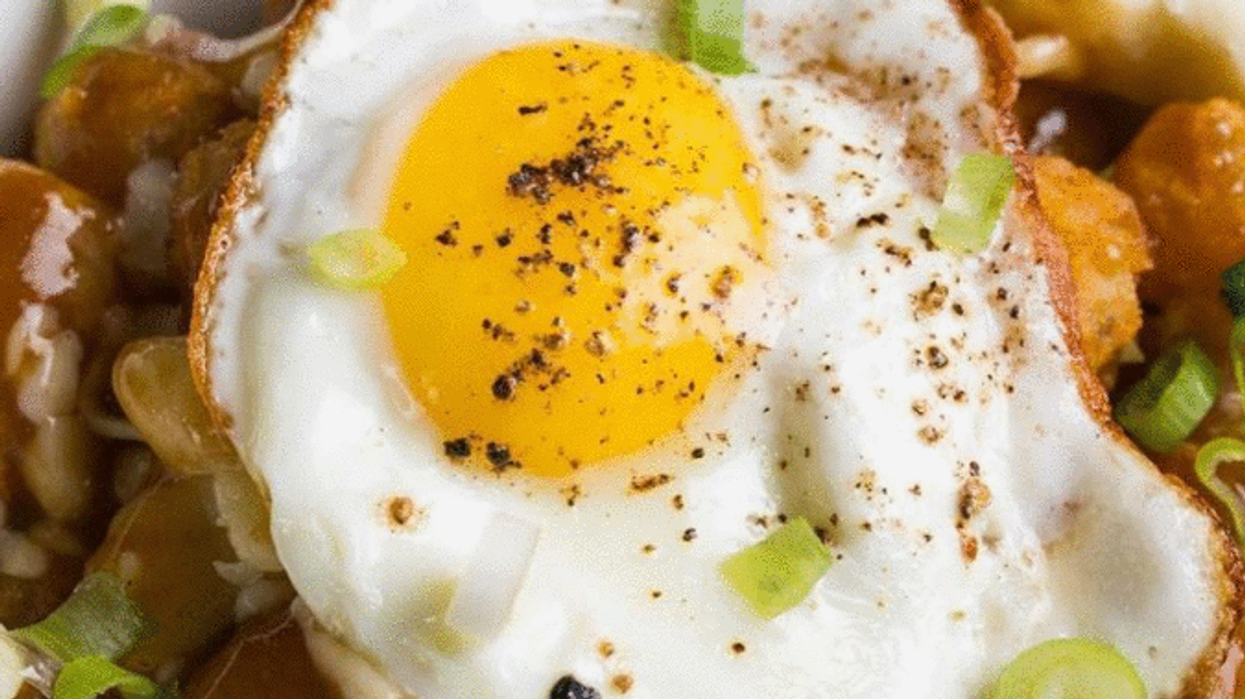 La poutine déjeuner que tu voudras faire pour ton prochain brunch entre amis