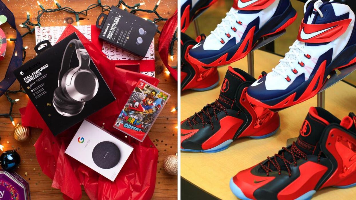 Items de chez Walmart. Droite : souliers Nike.