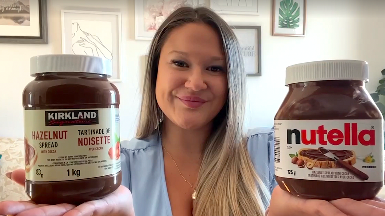 Izabelle Bee avec la tartinade Kirkland et le Nutella.