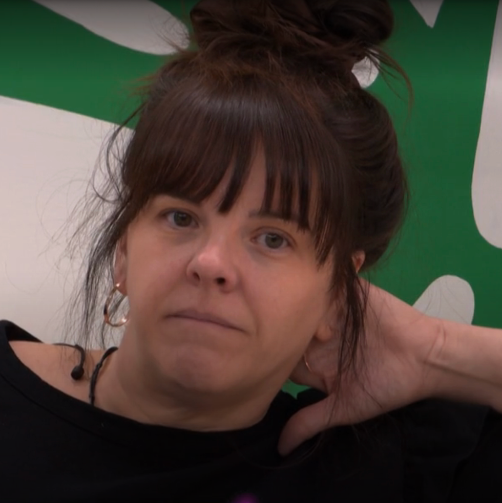 Jo\u00eblle Par\u00e9-Beaulieu avec un visage d\u00e9sempar\u00e9.