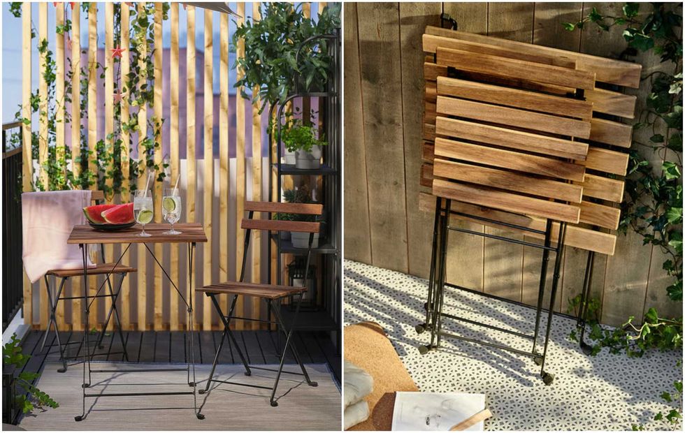L'ensemble de mobilier ext\u00e9rieur T\u00c4RN\u00d6 sur un balcon. Droite : L'ensemble de mobilier ext\u00e9rieur T\u00c4RN\u00d6 pli\u00e9.