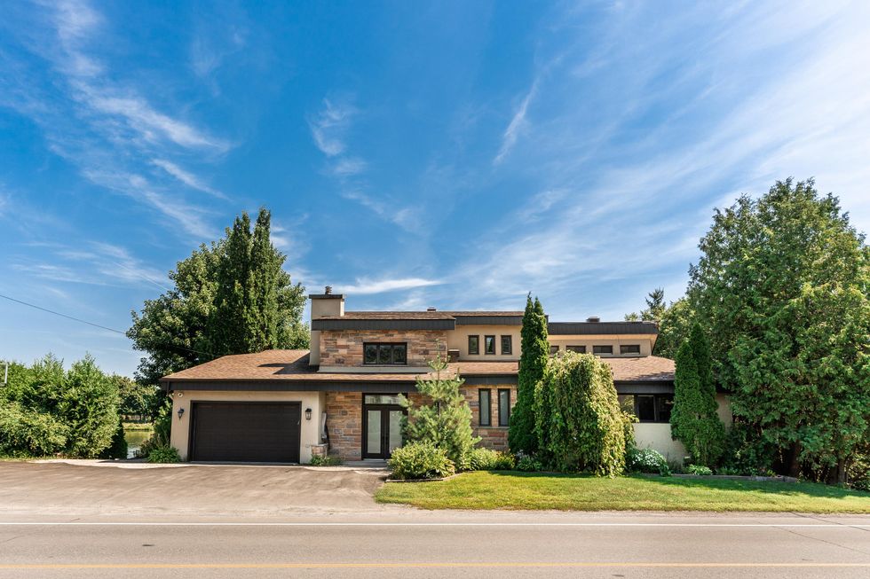 L'ext\u00e9rieur de la maison.