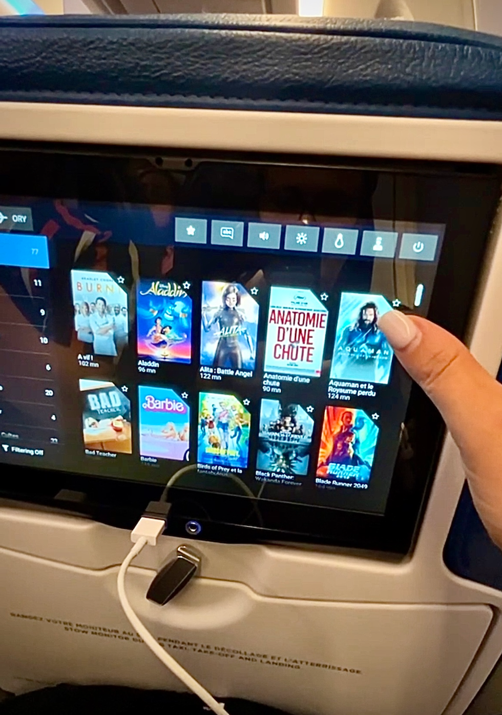 L'\u00e9cran des si\u00e8ges d'avion French bee.