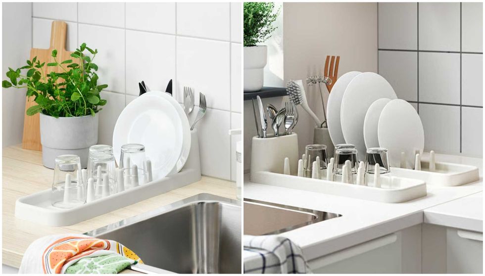 L'\u00e9gouttoir ST\u00c4MLING en vente au IKEA. Droite : Deux \u00e9gouttoirs ST\u00c4MLING sur un comptoir de cuisine.