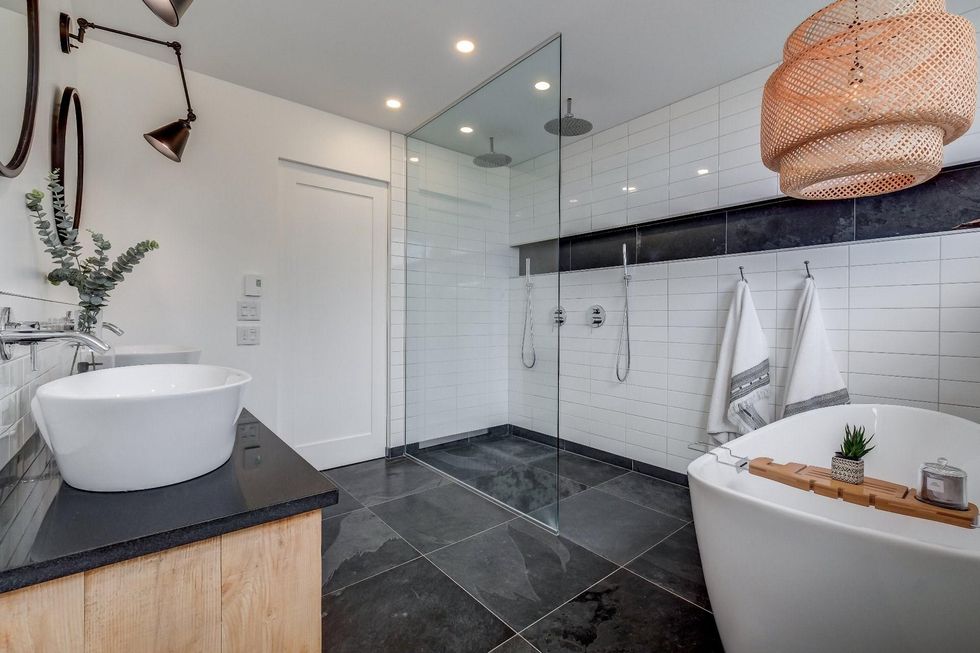 L'une des salles de bain.