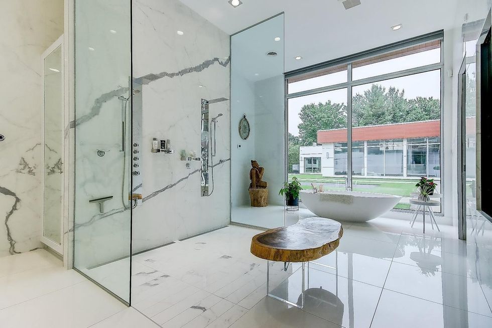 L'une des salles de bain.