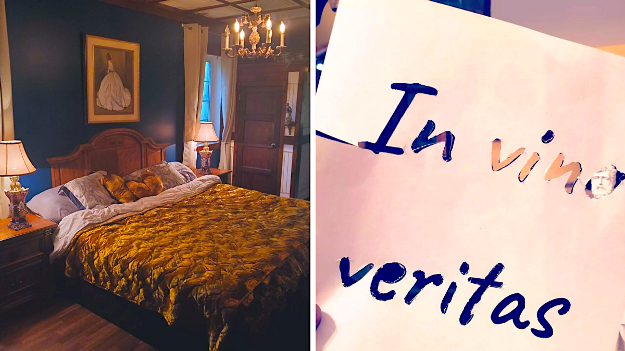 La chambre d'un manoir ludique. Droite : Un indice de jeu d'évasion.