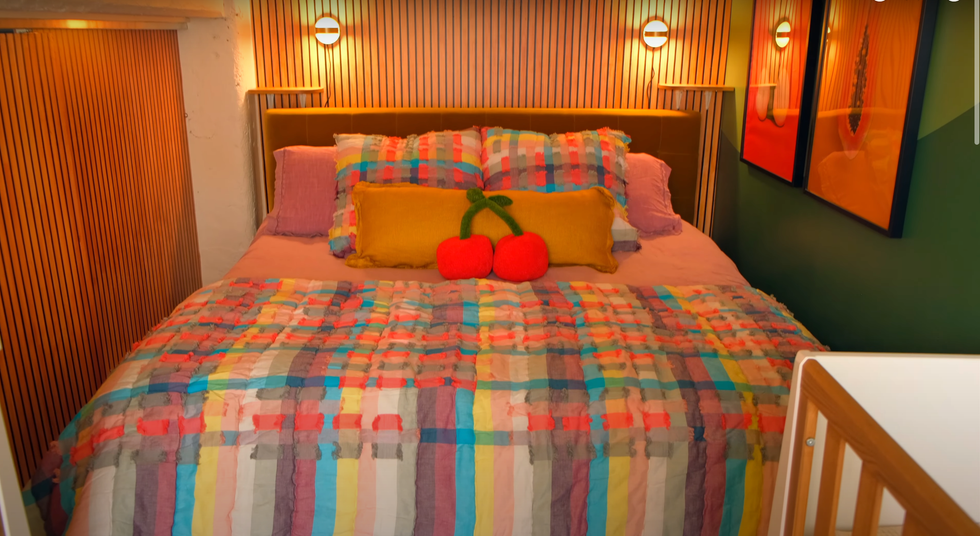 La chambre de Lysandre Nadeau et son b\u00e9b\u00e9.