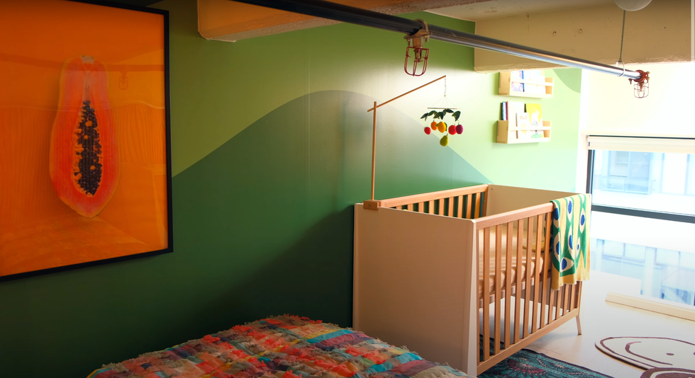 La chambre de Lysandre Nadeau et son b\u00e9b\u00e9.