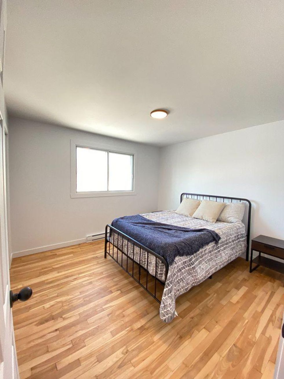 La chambre principale d'un des logements d'Adamo Marinacci.