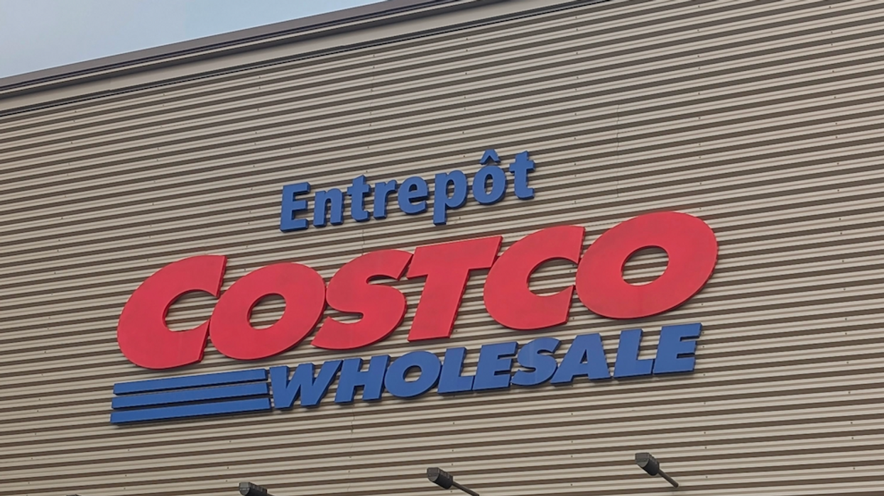 La devanture d'un entrepôt Costco.