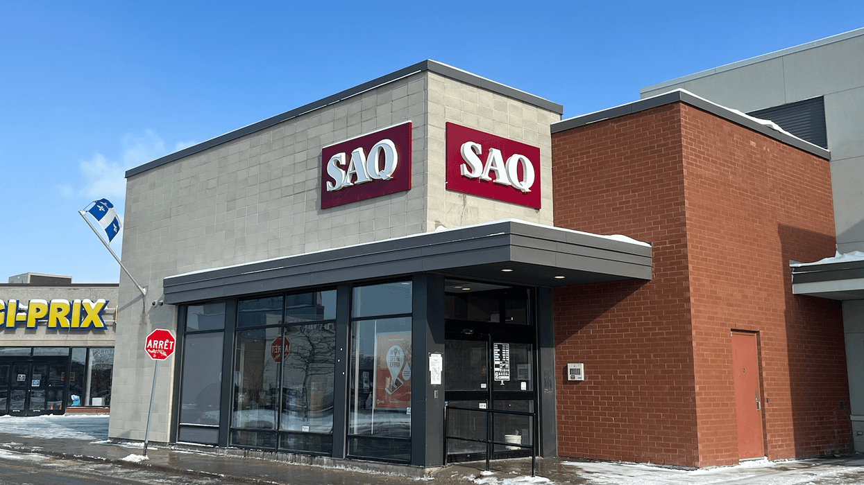La devanture de la SAQ.