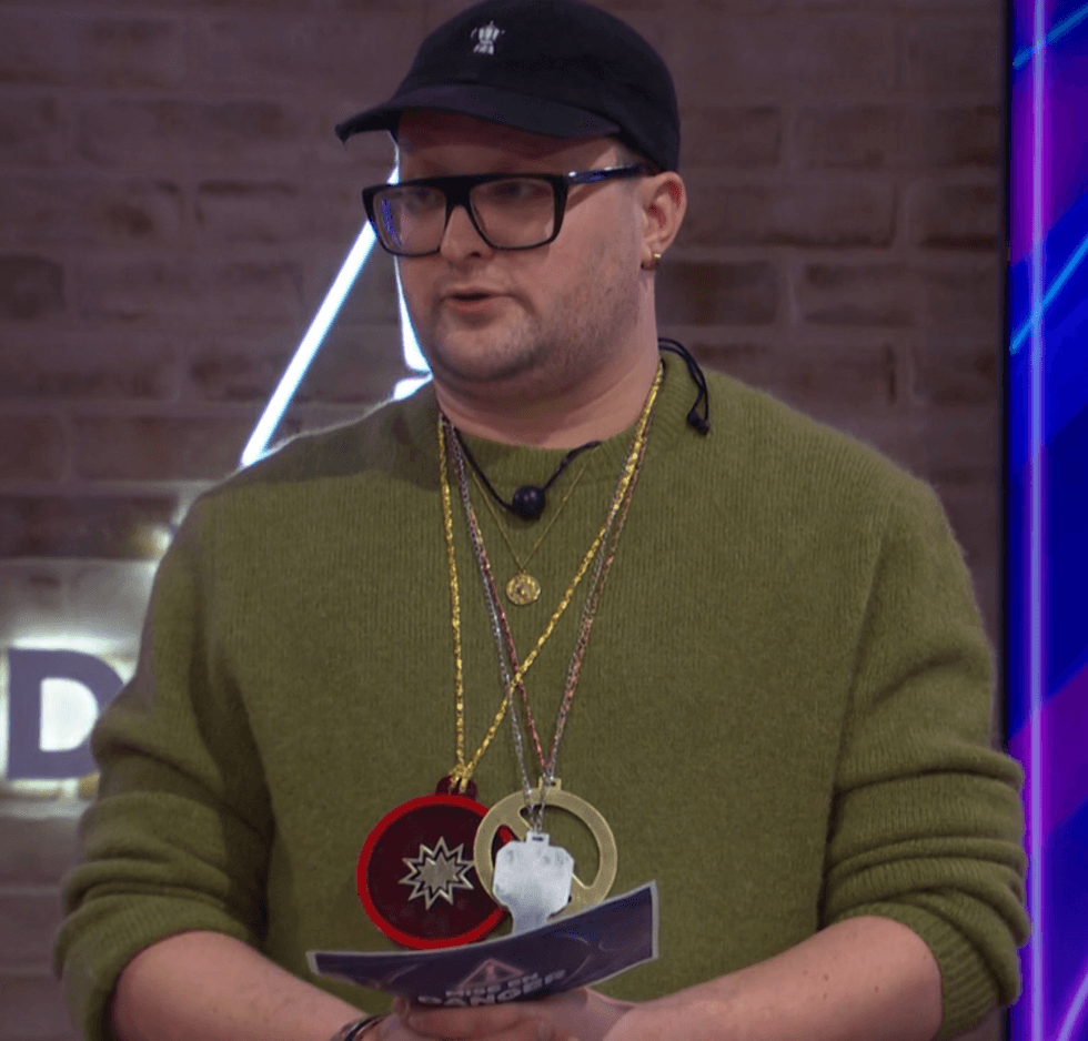 La drag queen Mona de Grenoble (Alexandre Aussant) est patronne \u00e0 Big Brother C\u00e9l\u00e9brit\u00e9s.