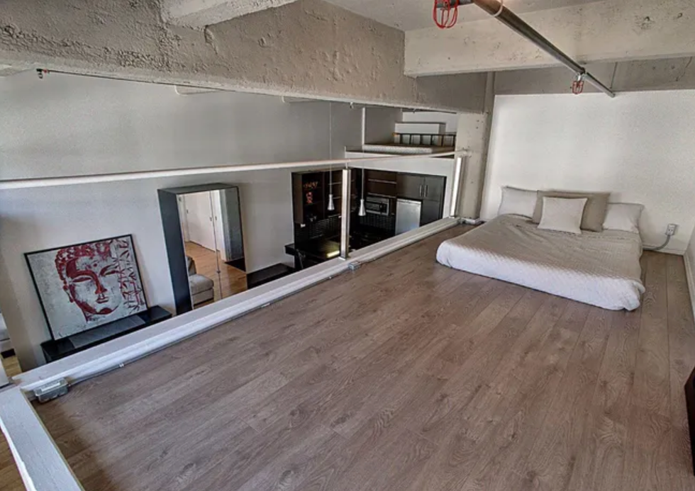 La mezzanine dans le condo de Lysandre Nadeau.