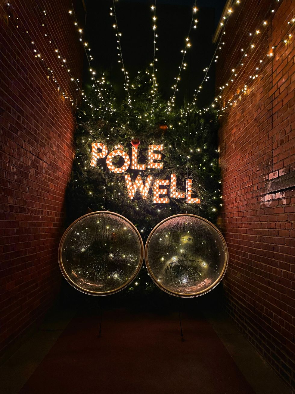 La Ruelle enchant\u00e9e.