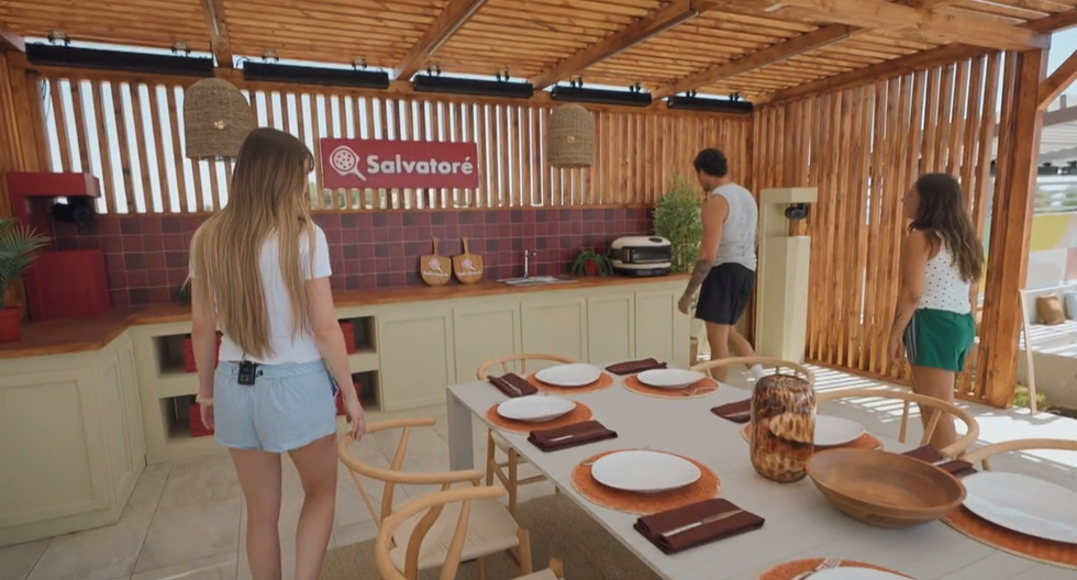 La terrasse de la maison des gars d'Occupation Double Chypre.