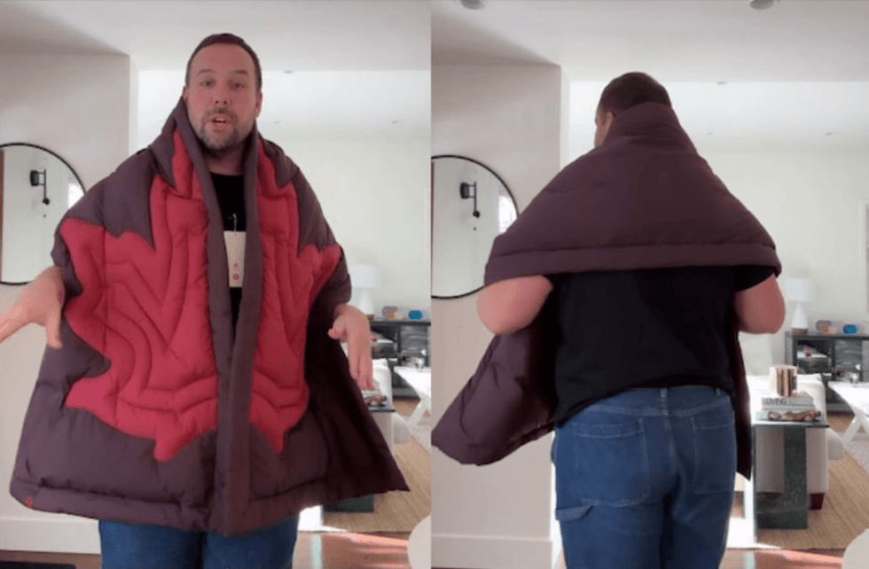 La \u00ab Veste ch\u00e2le matelass\u00e9e convertible \u00c9quipe Canada \u00bb, par lululemon athletica, d\u00e9pos\u00e9e sur les \u00e9paules.