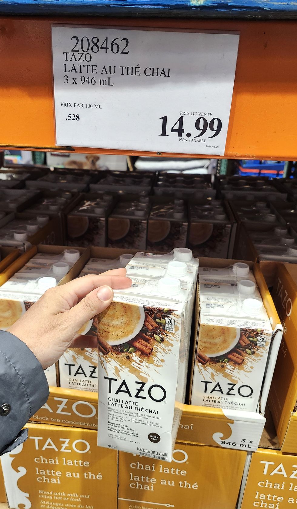 Latte au th\u00e9 cha\u00ef TAZO.