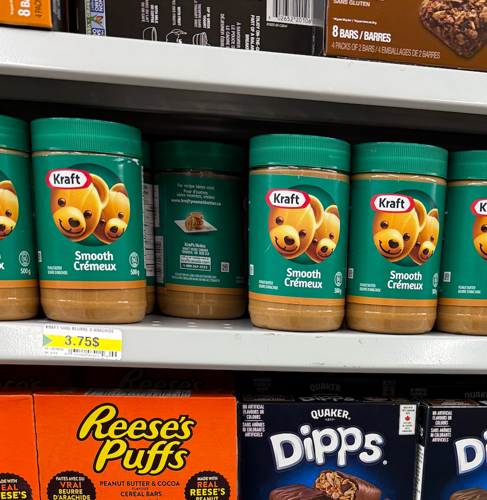 Le beurre d\u2019arachides Kraft cr\u00e9meux.