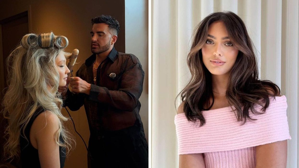 Le coiffeur de stars Kevins-Kyle Lambert qui coiffe une mannequin blonde. Droite : une mannequin qui arbore la tendance capillaire du blowout inspiré des années 90.