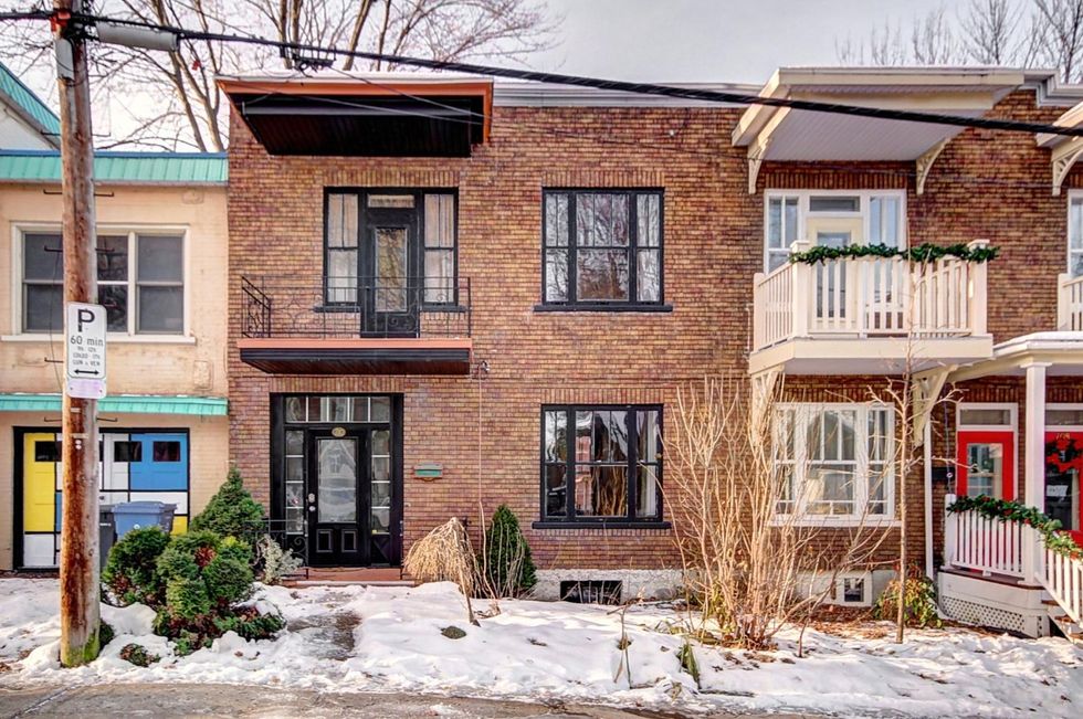 Le devant de la maison \u00e0 Qu\u00e9bec.