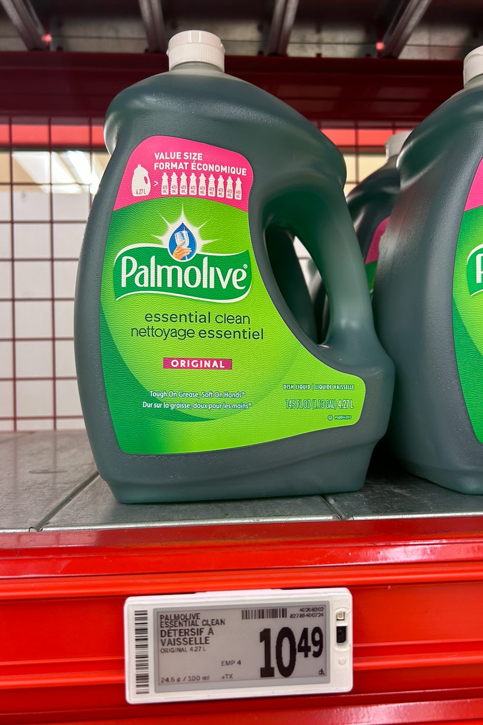 Le liquide \u00e0 vaisselle de Palmolive \u00e0 vendre dans les rayons du Super C.