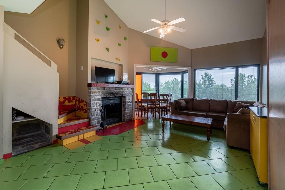 Le salon d'un autre condo.